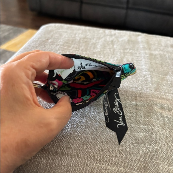 Vera Bradley Disney CC Holder RARE!NWOT - Picture 4 of 5